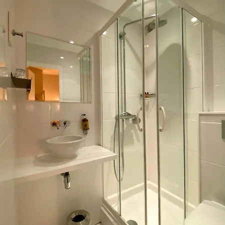 Les Bains סן-ולרי-אן-קו