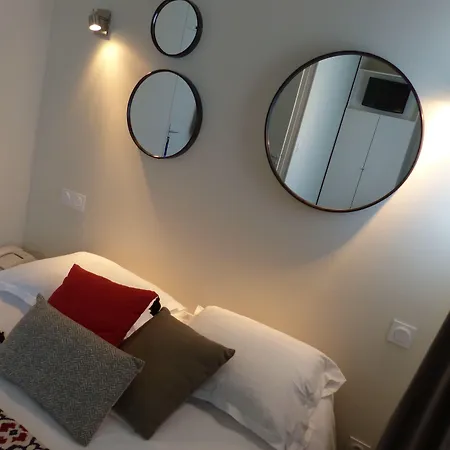 Les Bains 3* 생발레리앙코