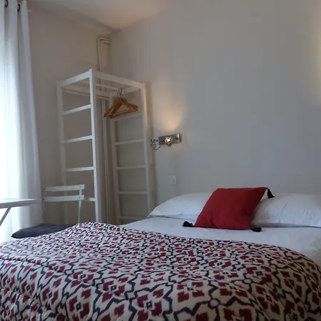호텔 Les Bains 3*