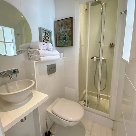 Les Bains Hotel