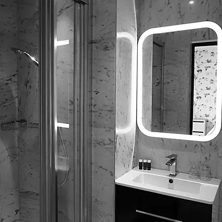 Les Bains 3*